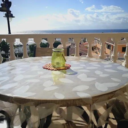 Apartment La Avenida Playa La Arena Puerto de Santiago (Tenerife)